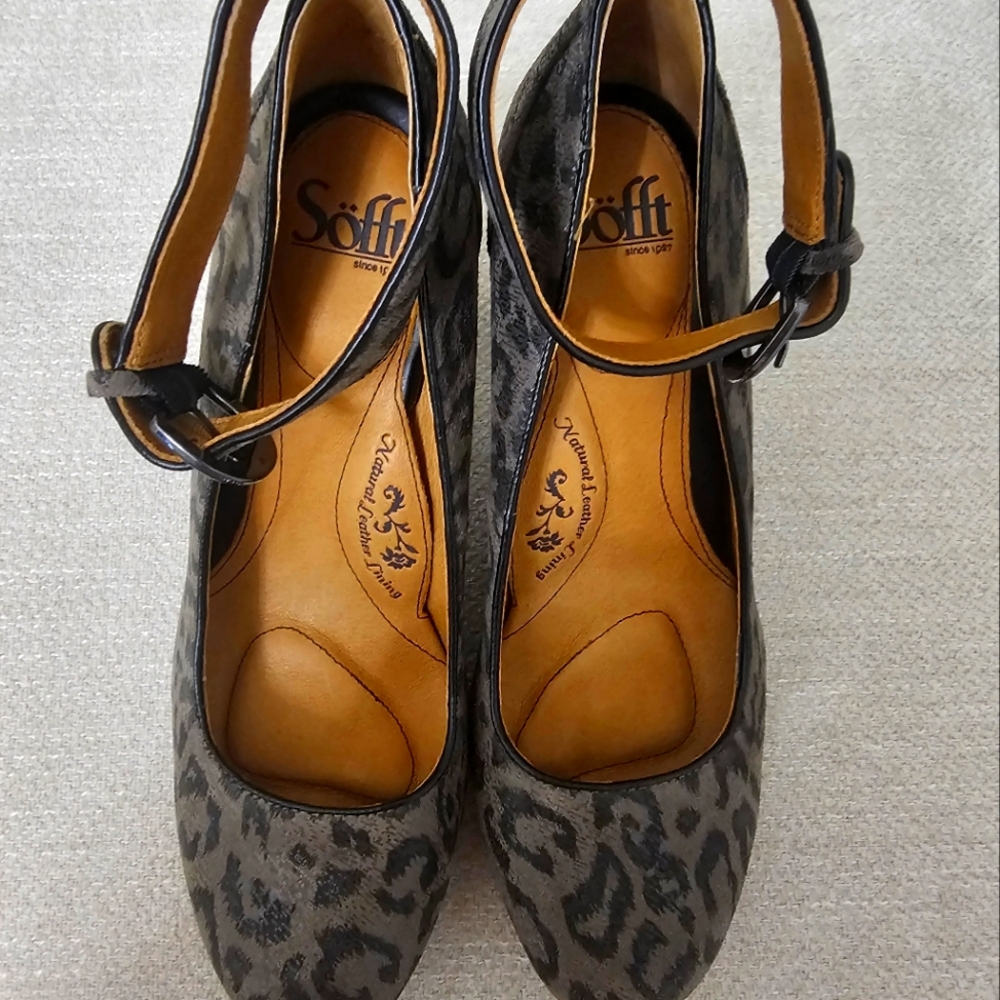 Sofft Ankle Strap Animal Print Heels Size 9